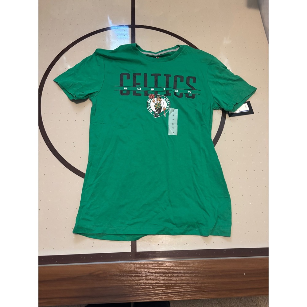 001 NBA Boston Celtics Mens Graphic T-Shirt Green Short Sleeve Size Small New